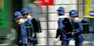 মেয়েদের অশ্লীল ছবি ধারণ, গ্রেপ্তার দুই শিক্ষক