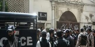 পাকিস্তানে আত্মঘাতী বোমা হামলায় ১৩ সেনা নিহত