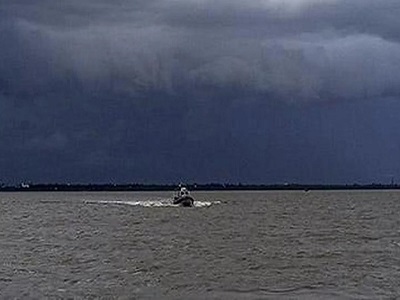 ভারতে ডুবে গেল বাংলাদেশি জাহাজ, ১২ নাবিক উদ্ধার