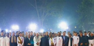 শহীদ মিনারে প্রধান বিচারপতির শ্রদ্ধা নিবেদন