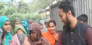 কুমিল্লা-৪ দেবিদ্বার আসনের ১১দলীয় জোটের প্রার্থী ও এনসিপির দক্ষিণাঞ্চলীয় মুখ্য সংগঠক হাসনাত আবদুল্লাহ এর পক্ষে ভোটারদের টাকা বিতরণ