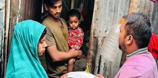 ভাসানটেকে প্রধানমন্ত্রীর পক্ষ থেকে ইফতার সামগ্রী বিতরণ