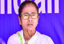 তারেক রহমানকে অভিনন্দন জানিয়ে মিষ্টি আর ফুল পাঠালেন মমতা