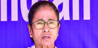 তারেক রহমানকে অভিনন্দন জানিয়ে মিষ্টি আর ফুল পাঠালেন মমতা