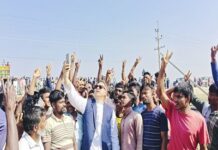 ‘সালাহউদ্দিন হাঁটলে মিছিল, বসলে জনসভা’