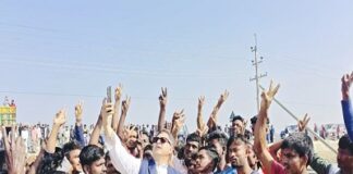 ‘সালাহউদ্দিন হাঁটলে মিছিল, বসলে জনসভা’