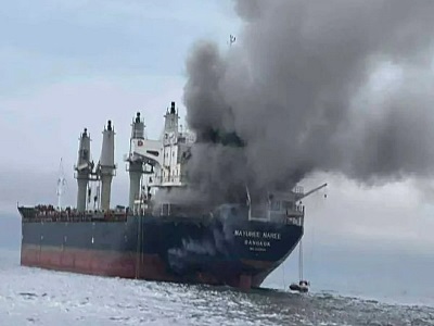 হরমুজে আক্রান্ত থাই জাহাজ ইরানি দ্বীপে আটকা, এখনো নিখোঁজ ৩ নাবিক