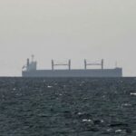 হরমুজ প্রণালি পারাপারের অপেক্ষায় হাজারো জাহাজ