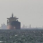 হরমুজ প্রণালি নিয়ন্ত্রণে ইরানের তিন কৌশল, বেকায়দায় যুক্তরাষ্ট্র