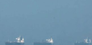 খার্গ নিয়ে ট্রাম্পের হুঁশিয়ারি ও মধ্যপ্রাচ্যের সংঘাত: কী হবে বিশ্ব জ্বালানি সরবরাহের অবস্থা