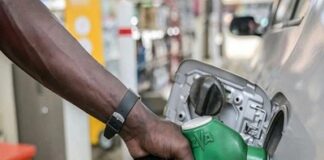 জ্বালানি তেলের অবৈধ মজুতের তথ্য দিলেই পুরস্কার