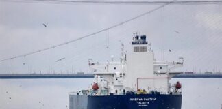 রাশিয়া থেকে তেল কেনায় ভারতকে ছাড় দিল যুক্তরাষ্ট্র