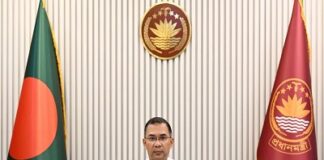 বিলবোর্ড-ব্যানারে নিজের ছবি দেখে সরানোর নির্দেশ প্রধানমন্ত্রীর